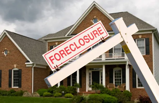 foreclosure house | delinquent owner in HOA