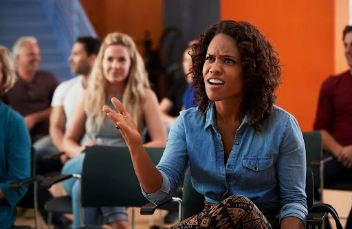 angry woman | hoa meeting etiquette